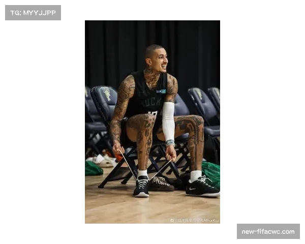 库兹马17分全面表现 雄鹿锋线攻防俱佳 库兹马17分全面表现 雄鹿锋线攻防俱佳